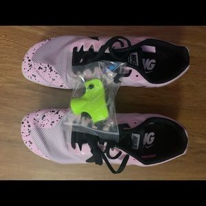 NWT NIKE REVAL Xoom Sneakers.